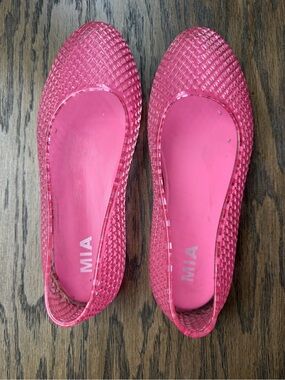 MIA Hot Pink Textured Jelly Ballet Flats